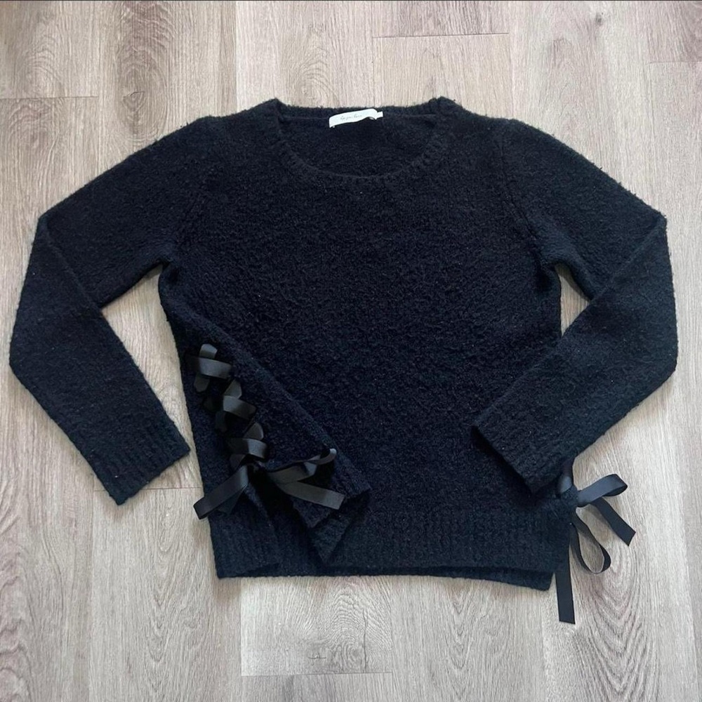 Harper Lane Black Boucle Knit Ribbon Side Sweater - Size 1